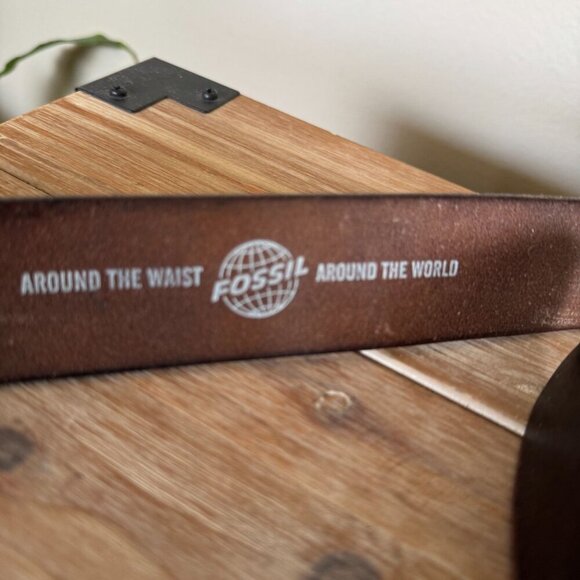 Fossil Brown Full Grain Genuine Leather Heavy Distressed Brass Buckle Size 36 - Picture 8 of 9